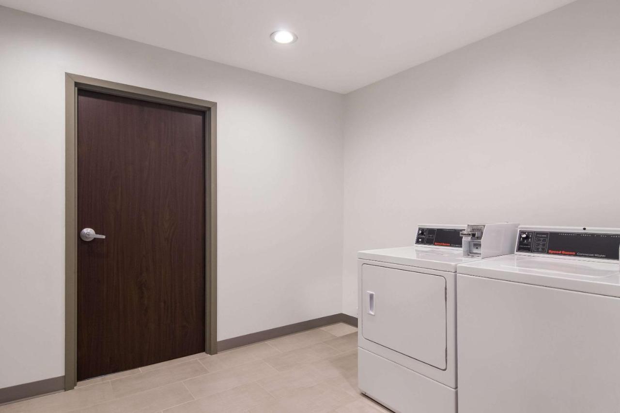 Sleep Inn & Suites Clarion, Pa Near I-80 Екстериор снимка